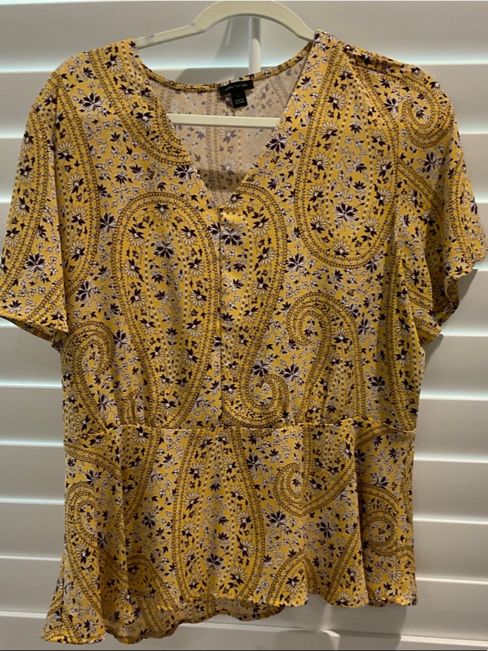 Ann Taylor Yellow Paisley V-Neck Short Sleeve Peplum Top